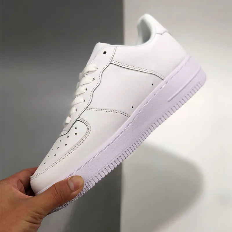 Designer Running Shoes Men Women Triple White Black Mens Womens Trainers Outdoor Sports Platform Shoe Flat Walking Jogging Sneakers