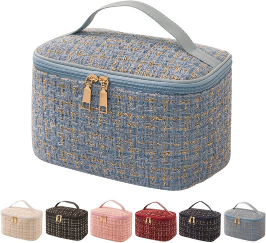 Travel Makeup Bag,High Capacity Toiletries Travel Bag,Waterproof and Wear-Resistant Portable Cosmetic Organizer,With Comfortable Handle,Suitable for Ladies and Girls (Blue)