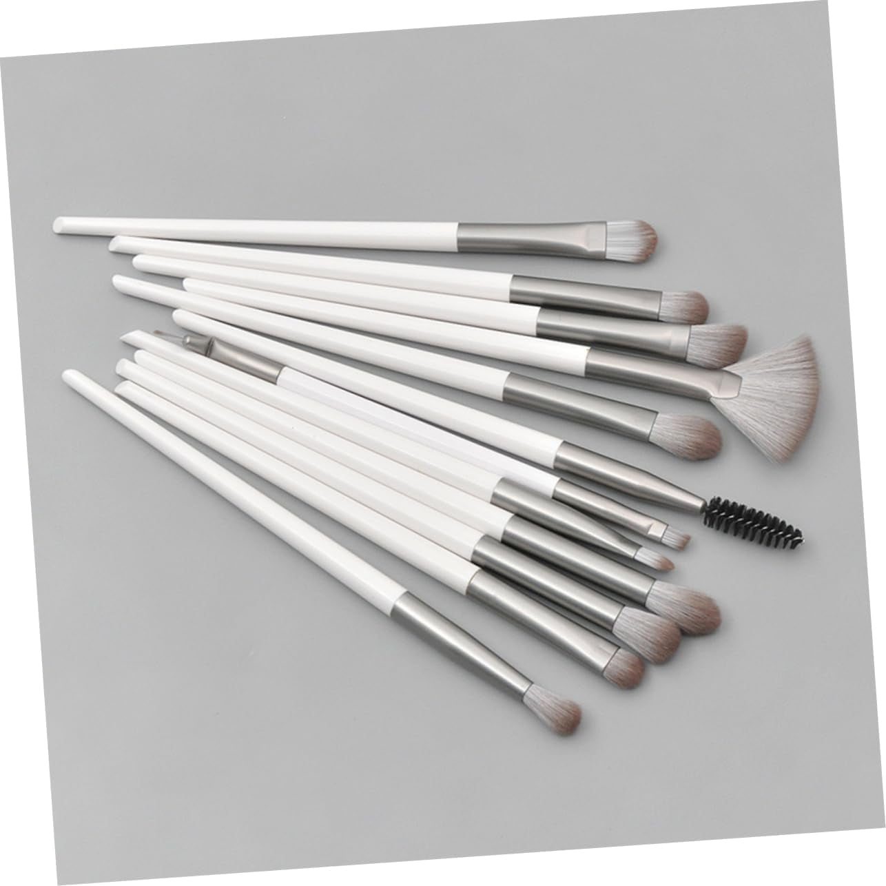Ultra-Dense Rayon Makeup Brush Set 12Pcs Kit Labels White Plastic Handle Foundation Brush for Women Essential Tools for Beautiful Make up Cosmetic Set
