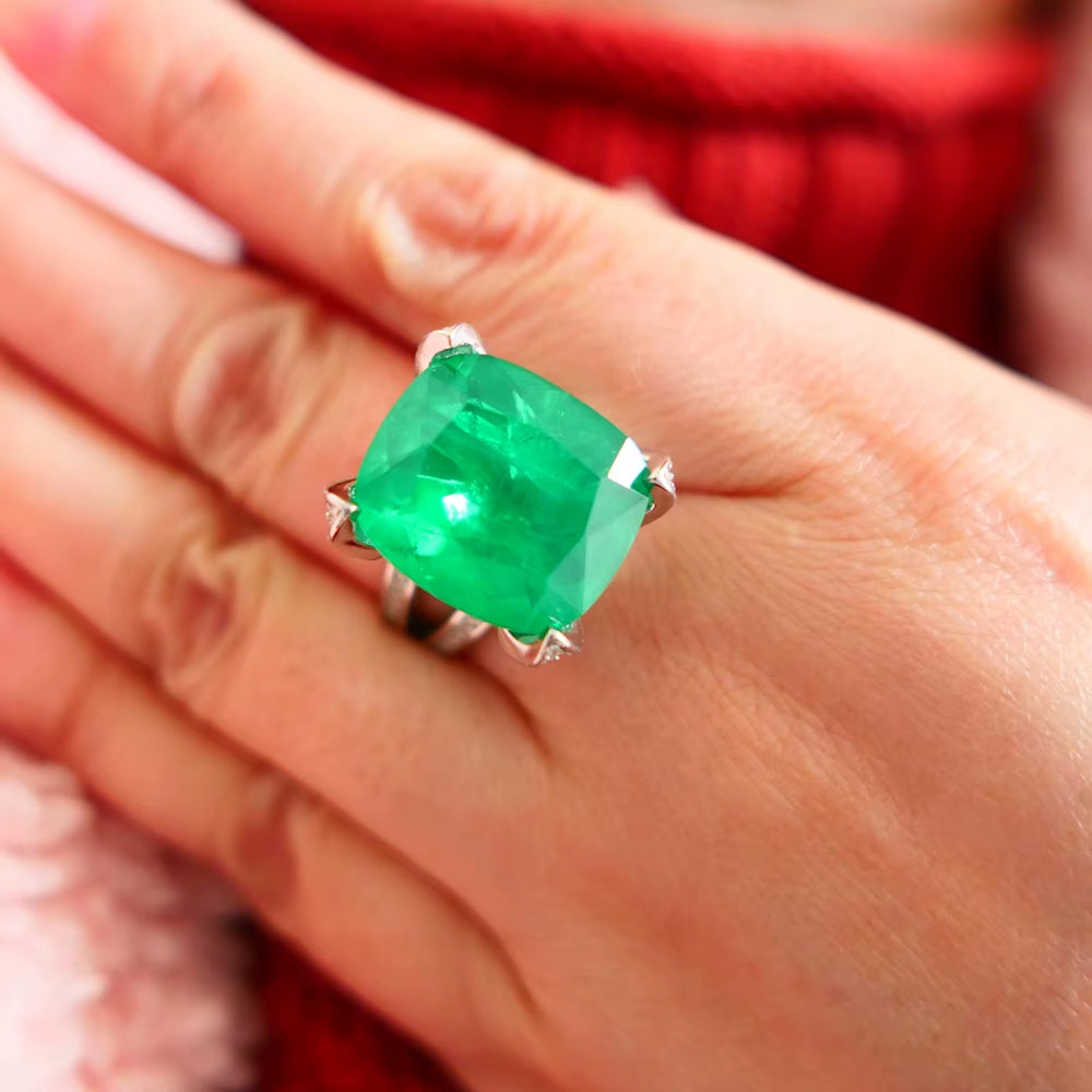 Real Sterling 925 Silver Rings for Women with Large Green Stone Synthetic Gemstones Emerald Ring Fine Jewelry Wholesale