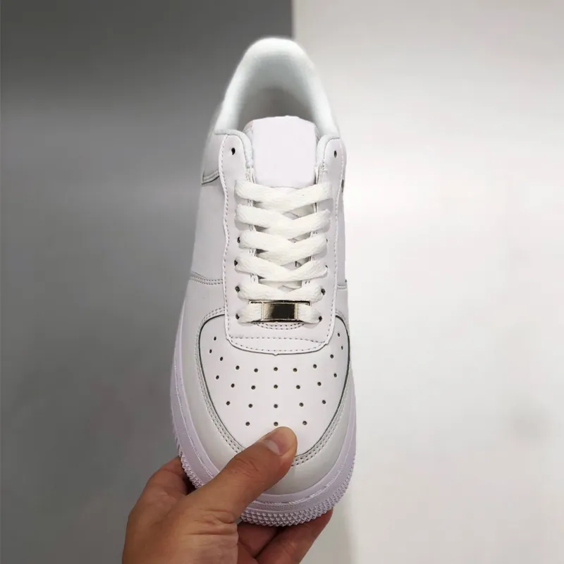 Designer Running Shoes Men Women Triple White Black Mens Womens Trainers Outdoor Sports Platform Shoe Flat Walking Jogging Sneakers