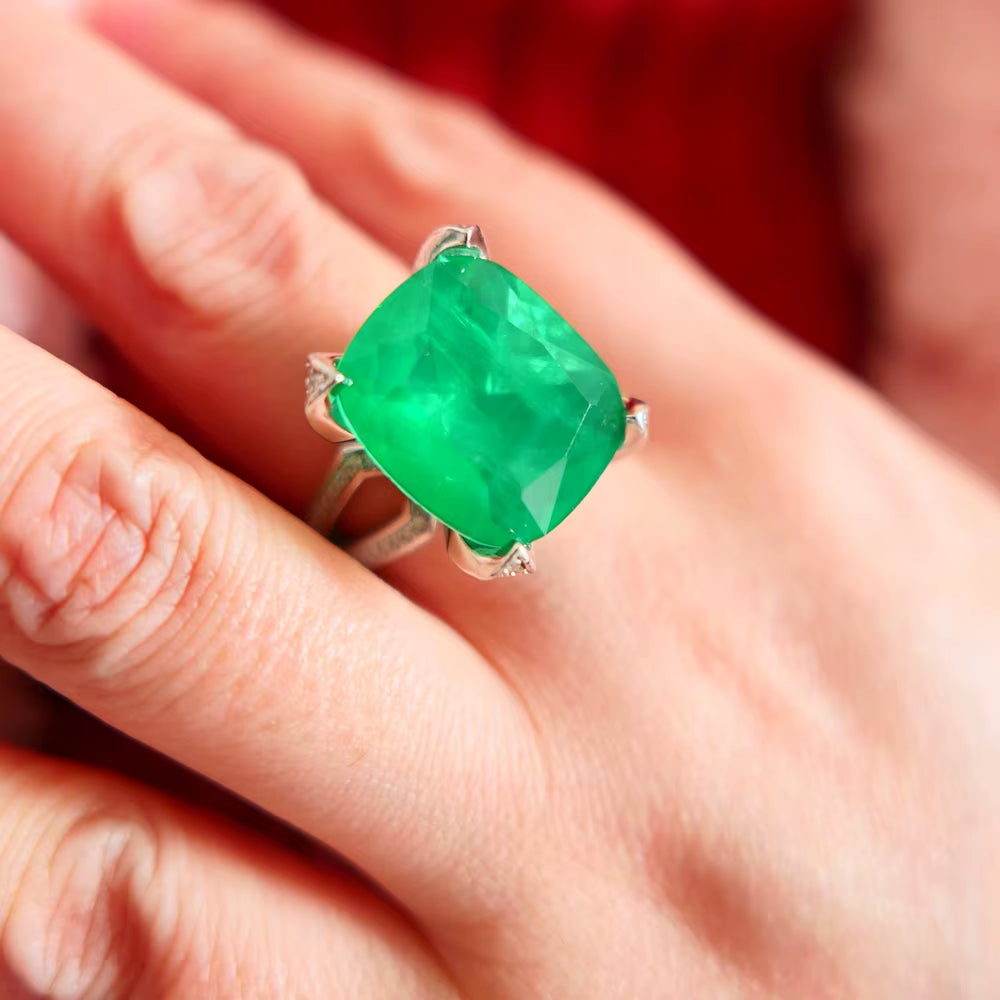 Real Sterling 925 Silver Rings for Women with Large Green Stone Synthetic Gemstones Emerald Ring Fine Jewelry Wholesale